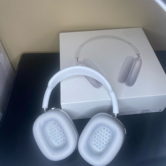 AirPod Max (1 of 1) Best Quality hands down - Picture 4 of 10